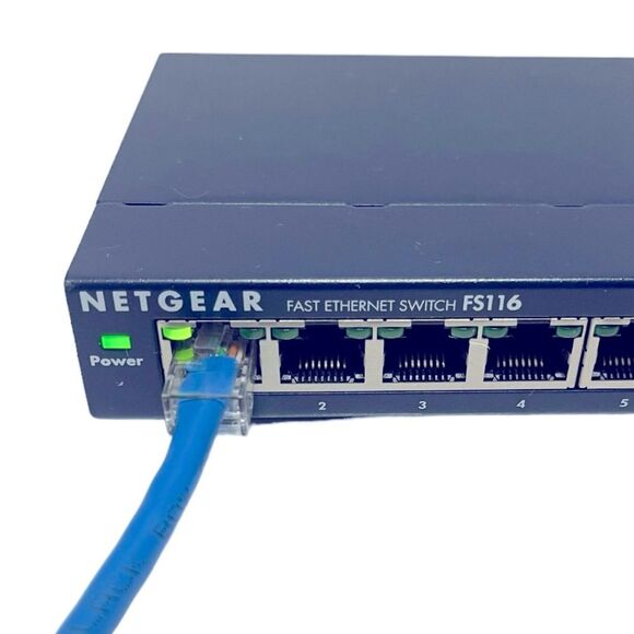 NETGEAR 16-Port Fast Ethernet Switch FS116 - Picture 5 of 7